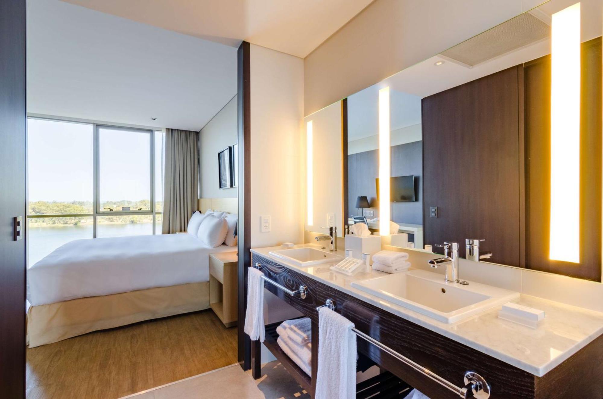 Hampton By Hilton Montevideo Carrasco Hotel Ciudad de la Costa Bagian luar foto